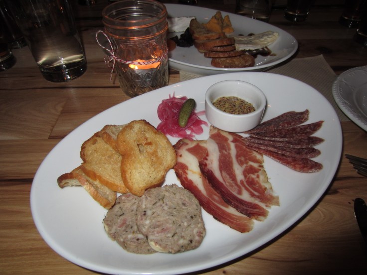 Wolfs Ridge Small Plate