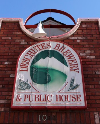 Deschutes_Sign