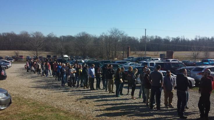 The line a little before 2 pm (photo courtesy of Tommy O'Brien).